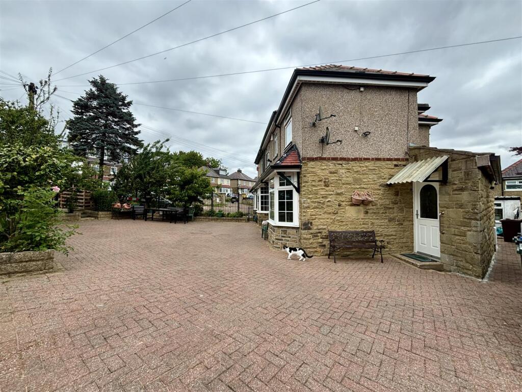 Additional image 22 of Como Drive, Bradford 8