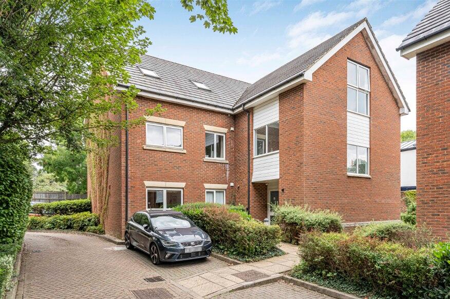 Additional image 16 of Roundwood Lane, Harpenden, AL5