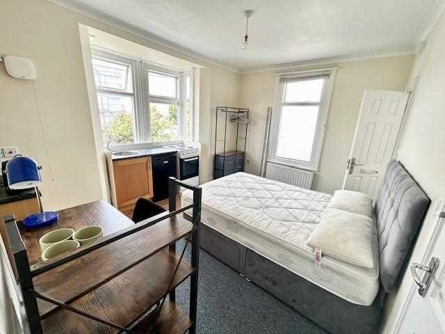 Additional image 2 of Bear Road, Room 4, Brighton