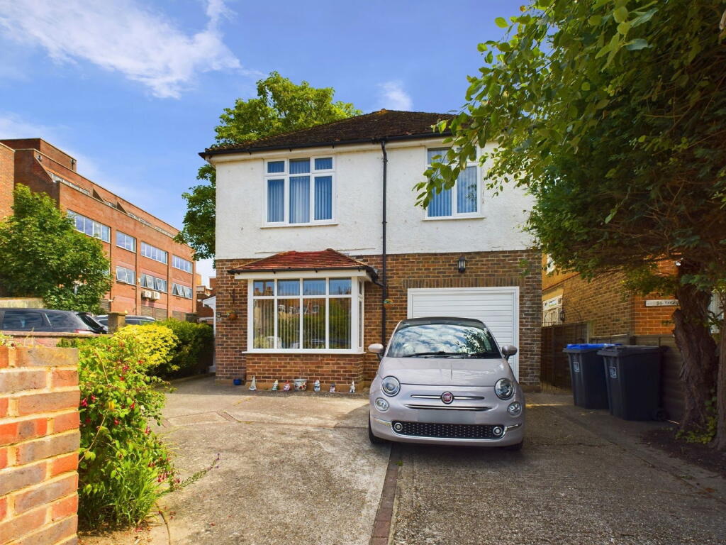 Pembroke Avenue, Marine, Worthing, BN11