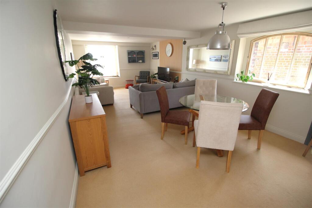 Additional image 4 of Rowes Warehouse