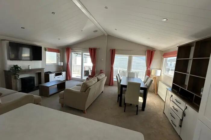 Additional image 5 of Three Bed Willerby Everleigh 2019, Pevensey Bay Holiday Park, Pevensey Bay, Eastbourne, East Sussex, BN24 6DH