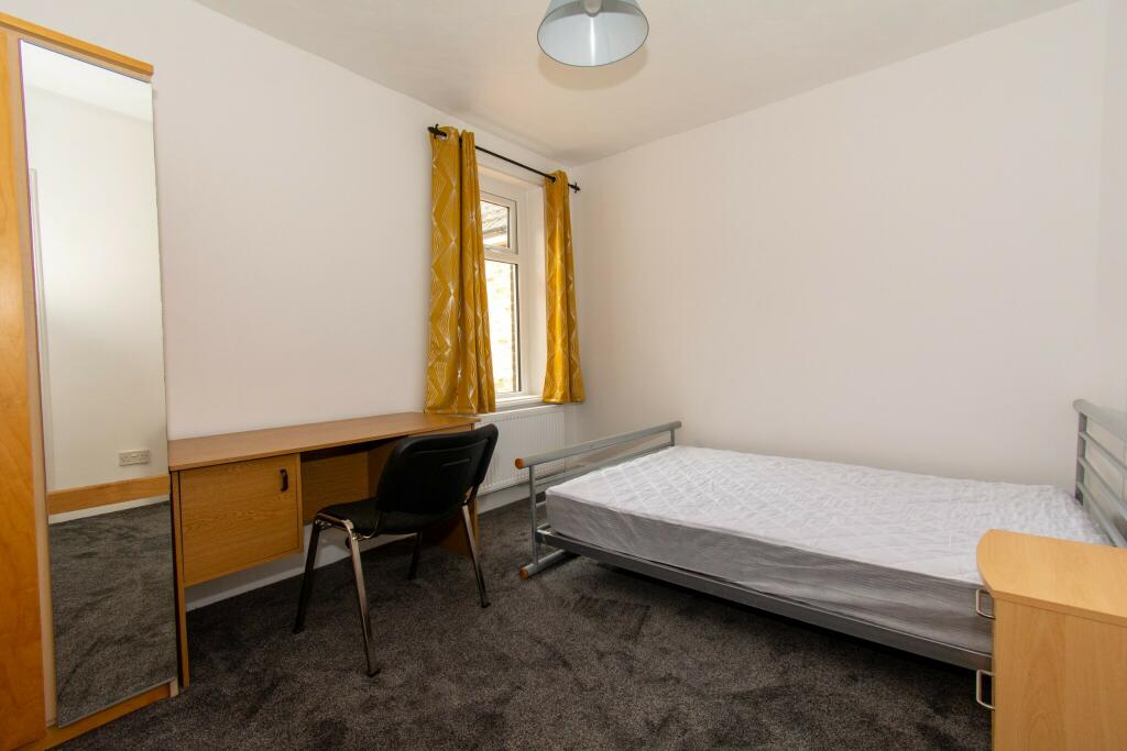 Additional image 8 of 4 DOUBLE Bed Student house on Hankinson Road