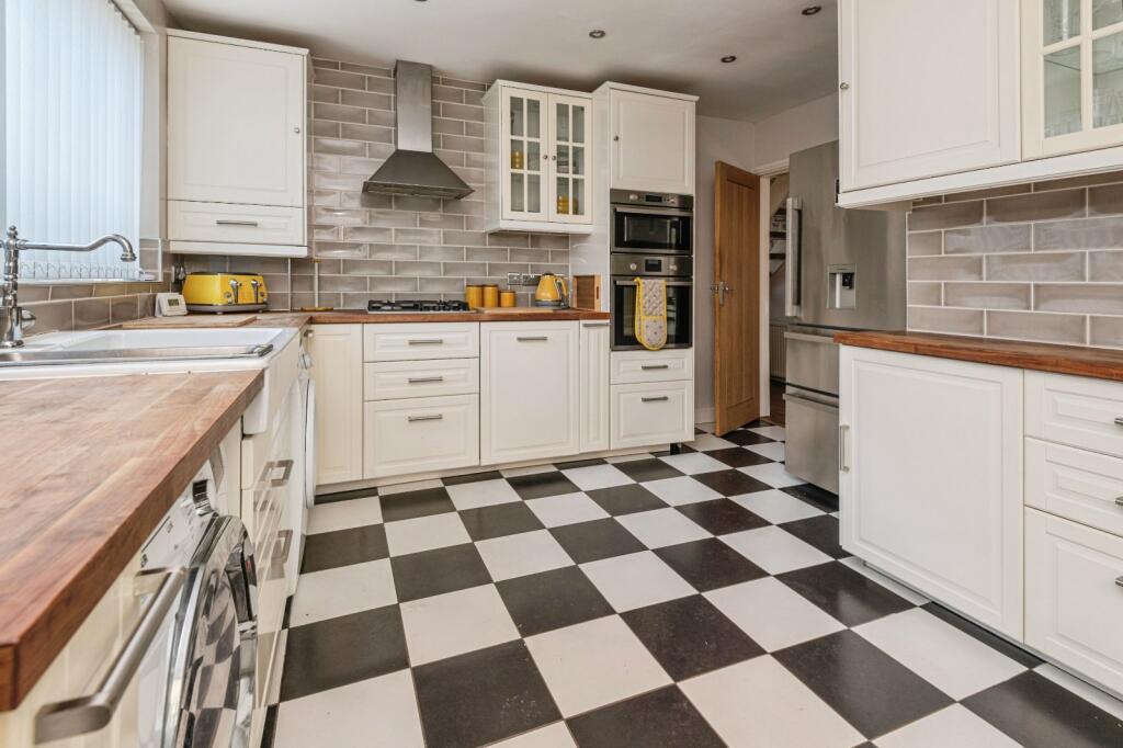 Additional image 13 of Woodlands Avenue, Gomersal, Cleckheaton, West Yorkshire, BD19