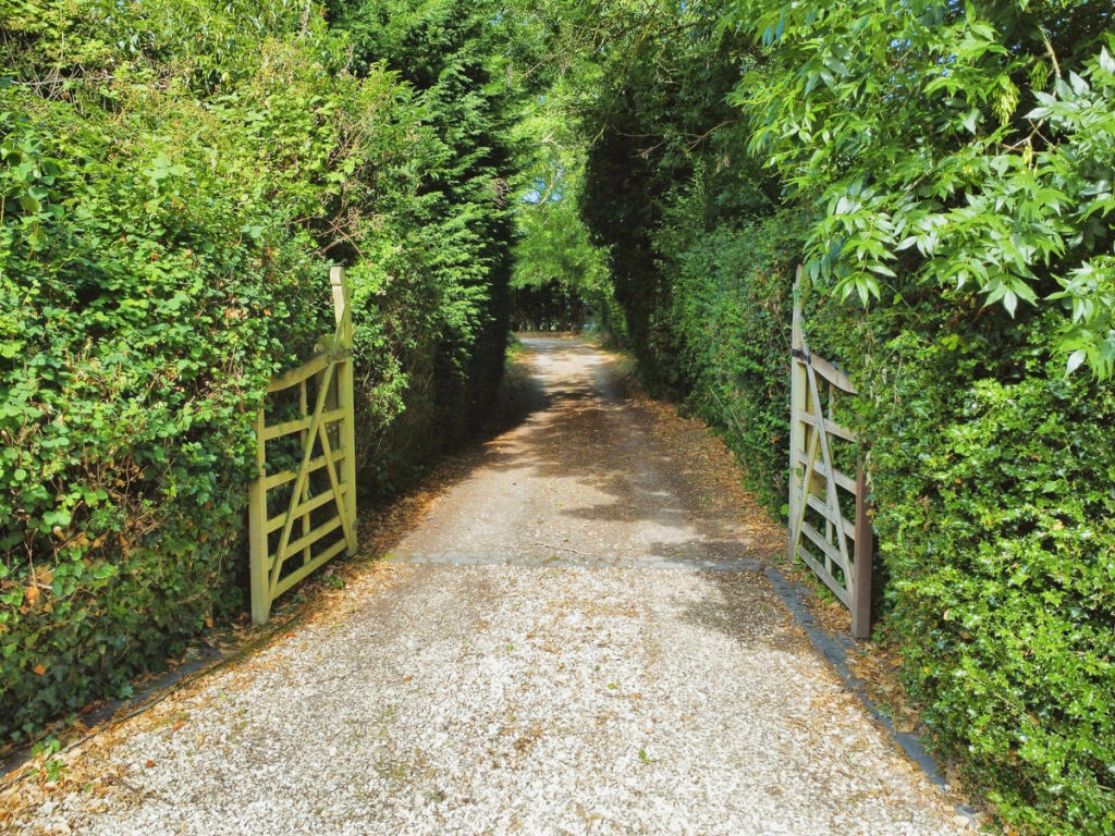 Additional image 22 of Wootton Wawen, Double Carport, Stunning Interior