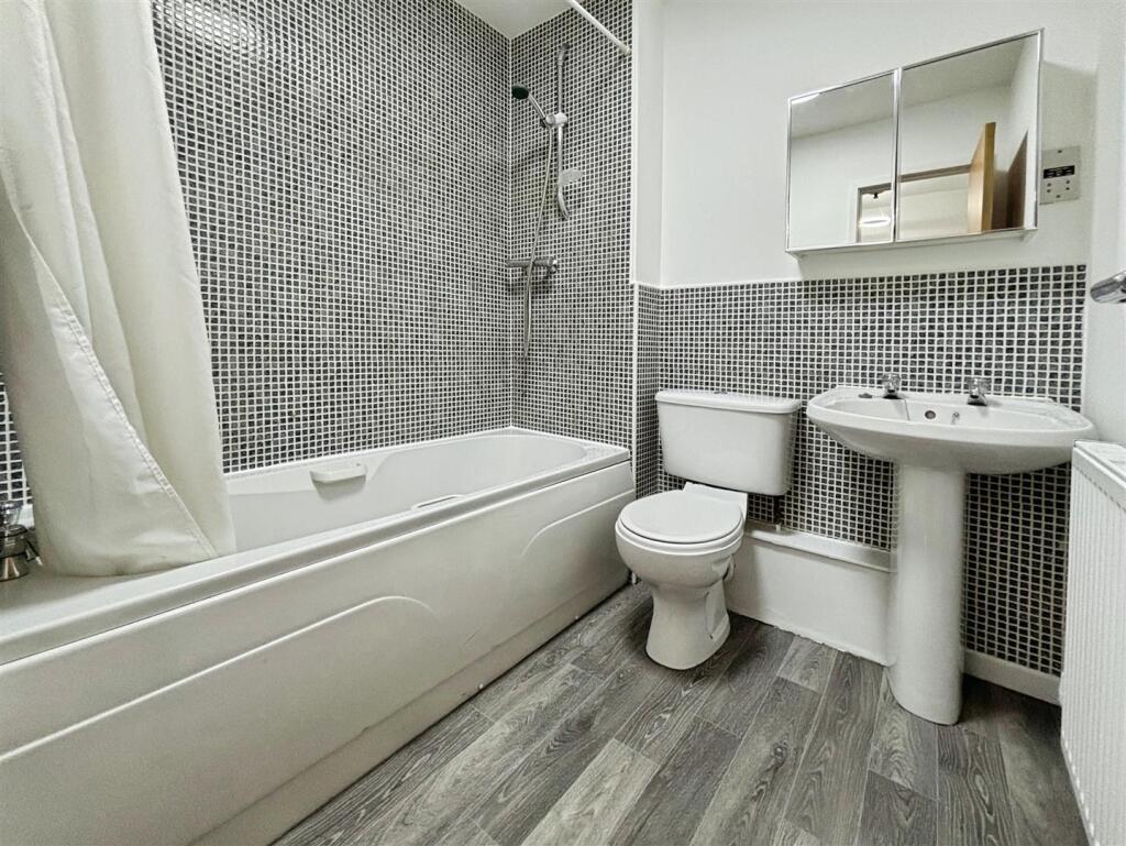 Additional image 10 of Chartwell Drive, Bradford, BD6 3DA