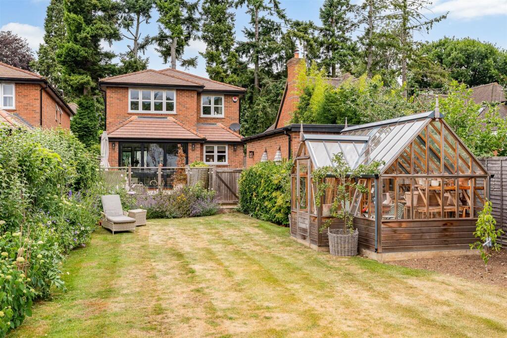 Additional image 27 of Wendover Drive, Welwyn