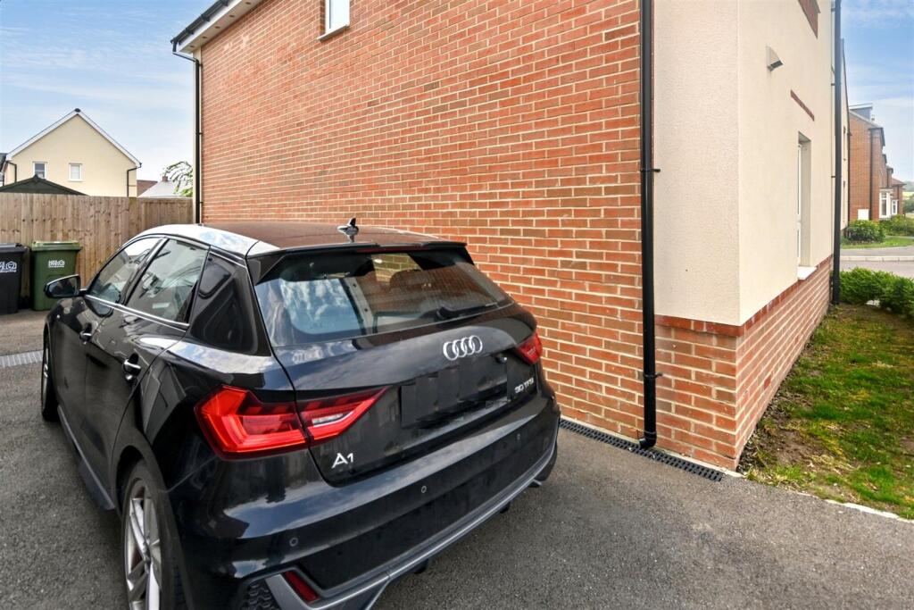 Additional image 21 of Coniston Avenue, Eastbourne