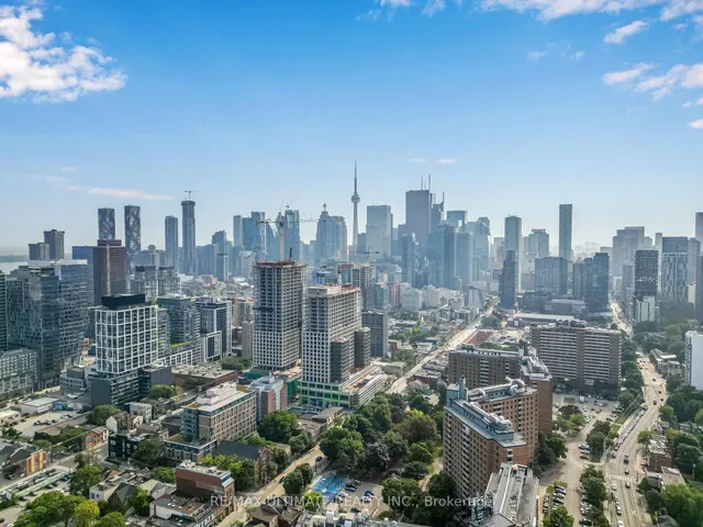 Additional image 29 of 170 sumach St Unit 1404