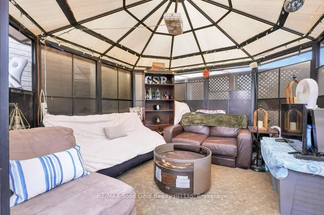 Additional image 21 of 18 Camrose Crt