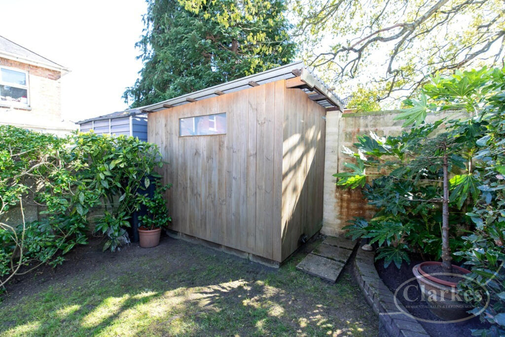 Additional image 17 of STYLISH Detached House CASTLE RD WINTON