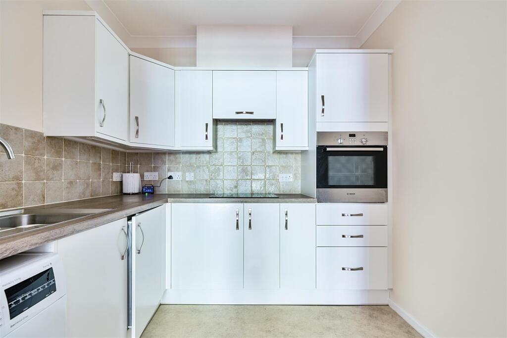 Additional image 4 of Fernlea Avenue, Ferndown