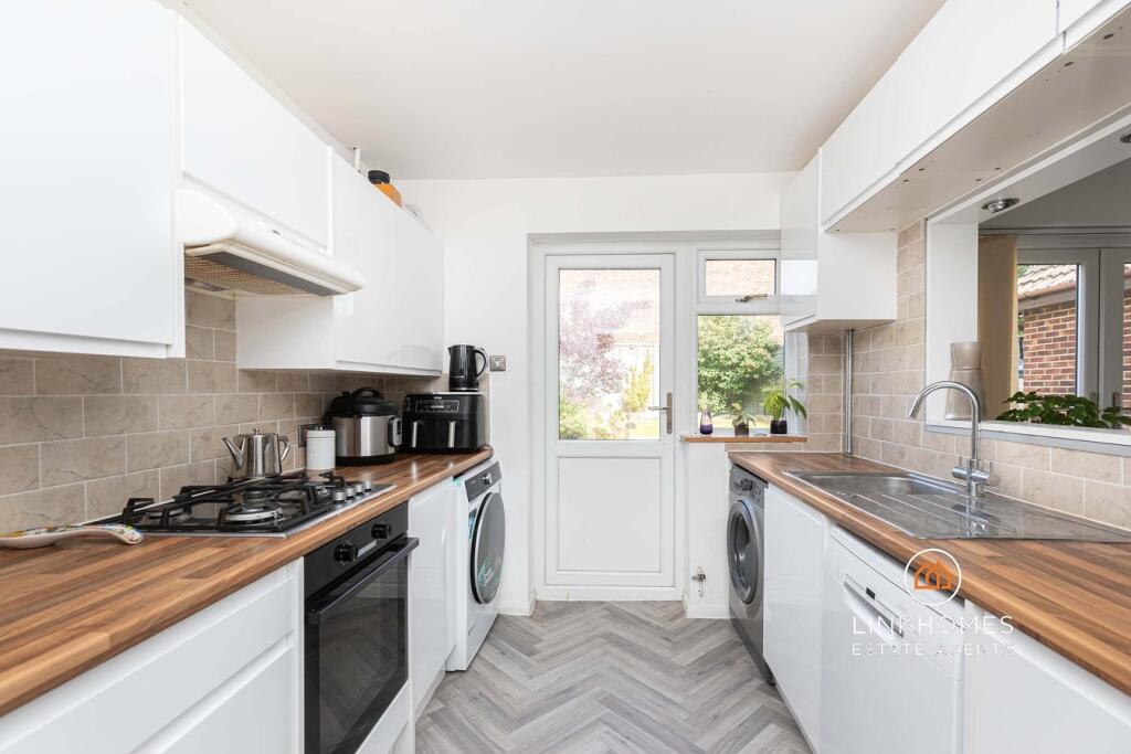 Additional image 4 of Willwood Close, Poole, BH17