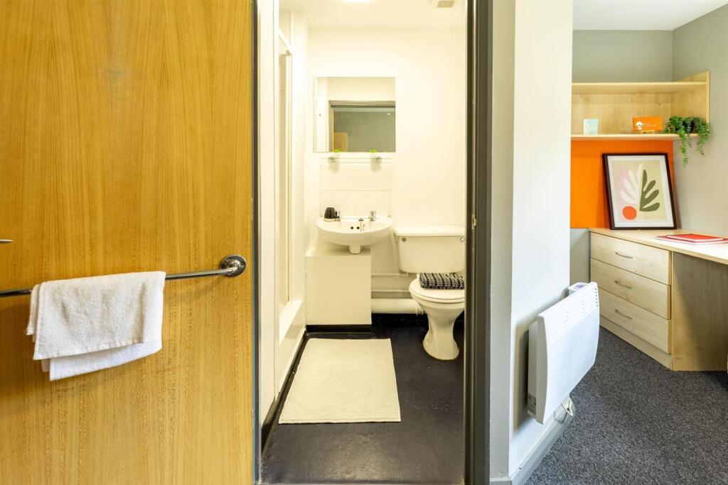 Additional image 5 of Birmingham | Student | September | B5