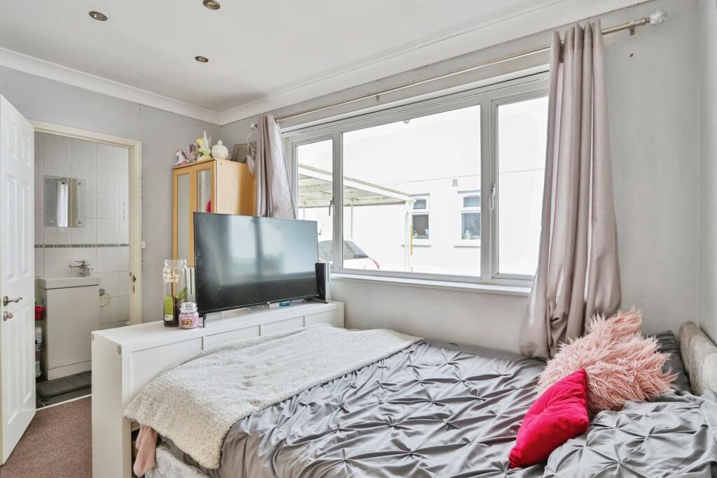 Additional image 12 of Sutherland Avenue, Broadstone, BH18