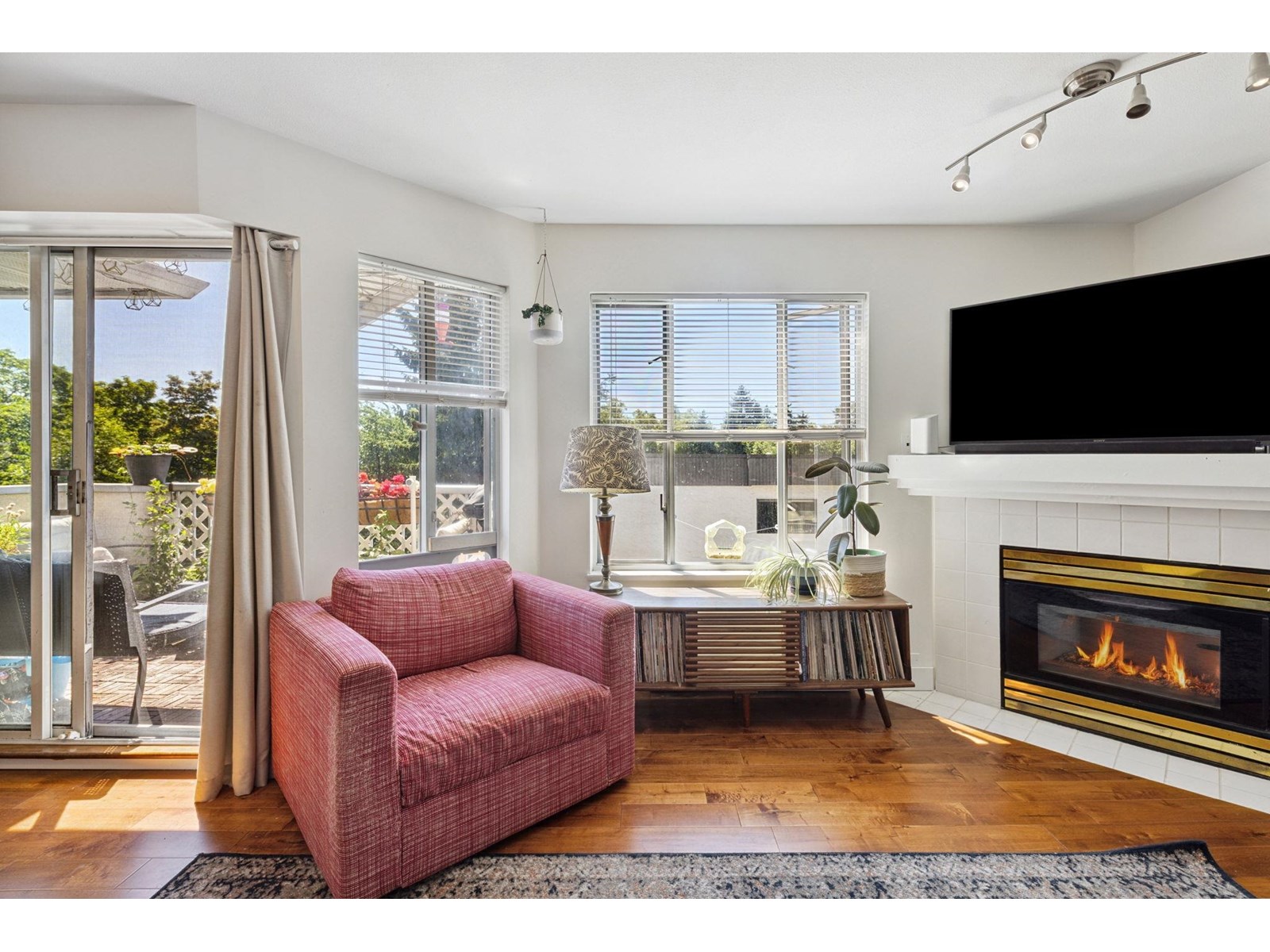 302 20064 56 AVENUE|Langley, British Columbia V3A3Y4