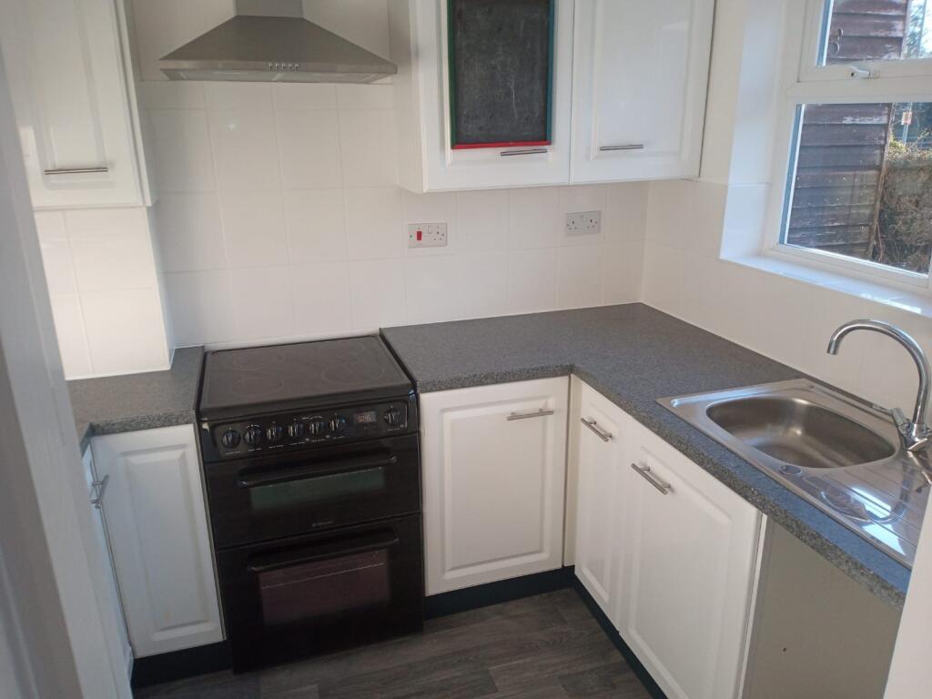 Additional image 4 of Verwood