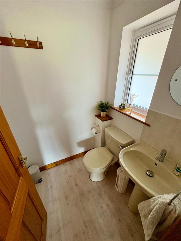 Additional image 9 of Horton