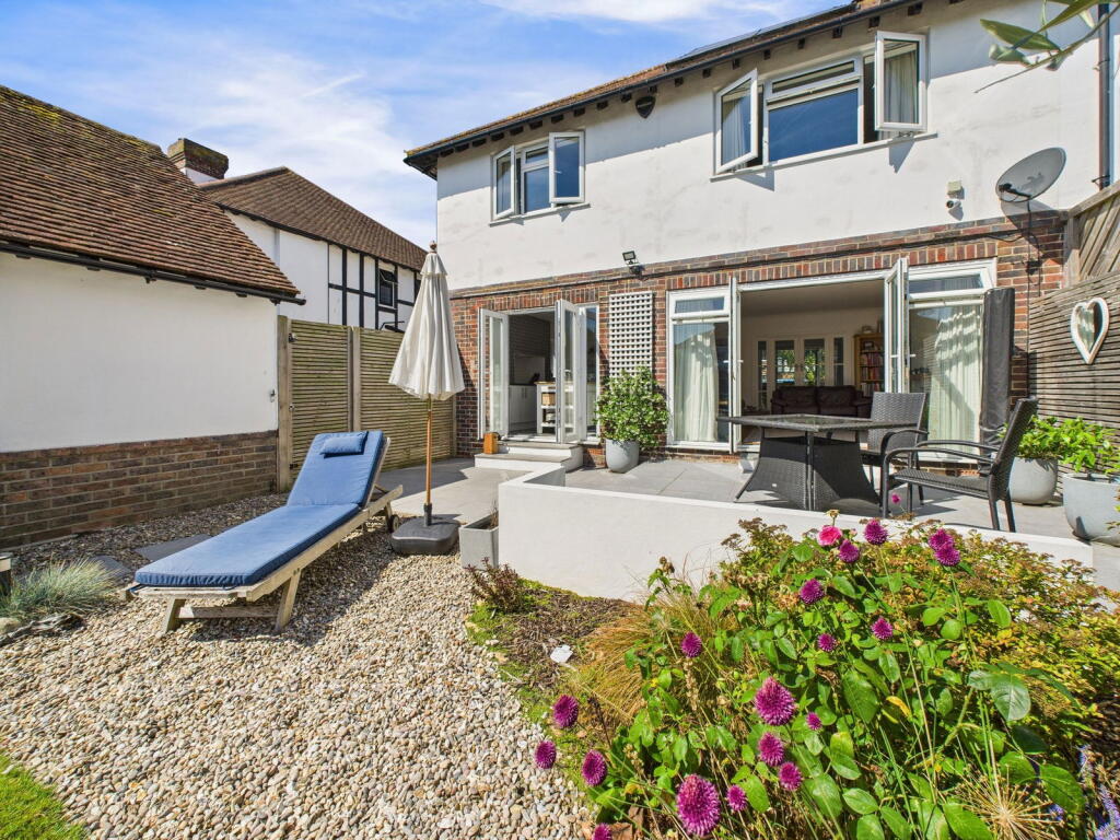 Additional image 17 of George V Avenue, Worthing, BN11