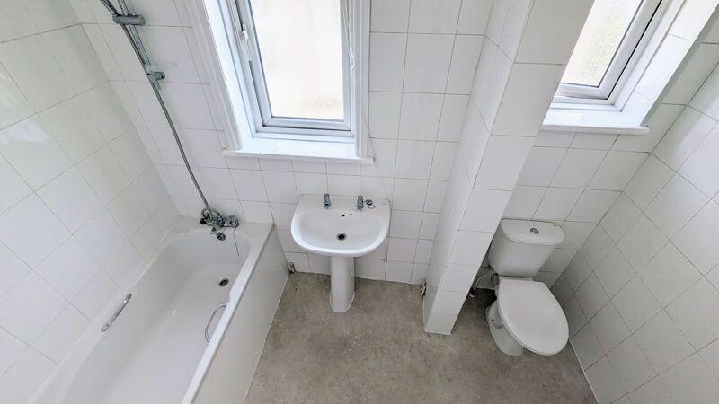 Additional image 8 of Spacious Maisonette In Popular Location