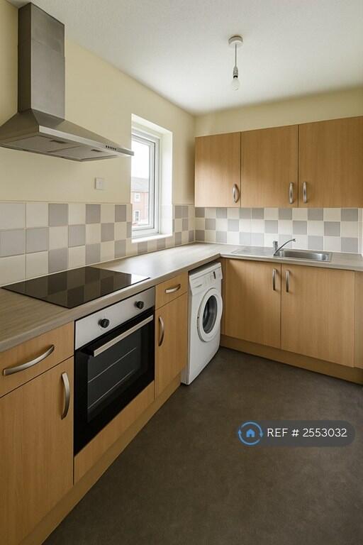 Beeston Close, Bolton, BL1 photo 3