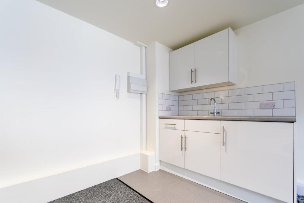 Additional image 12 of Fridays Court, High Street, Ringwood, BH24 1AB