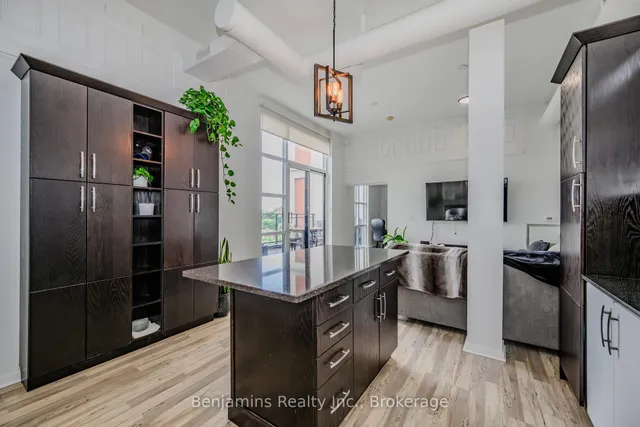 Additional image 8 of 410 King St Unit 609