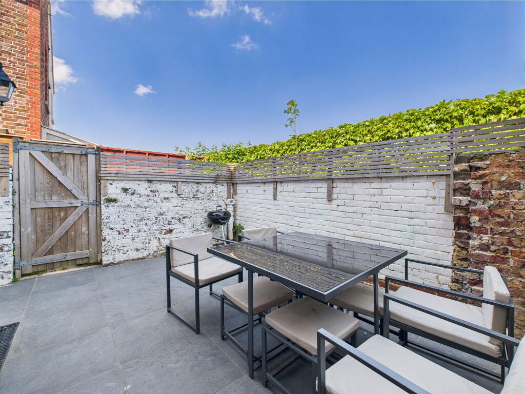 Additional image 16 of Warwick Gardens, Worthing, BN11 1PF