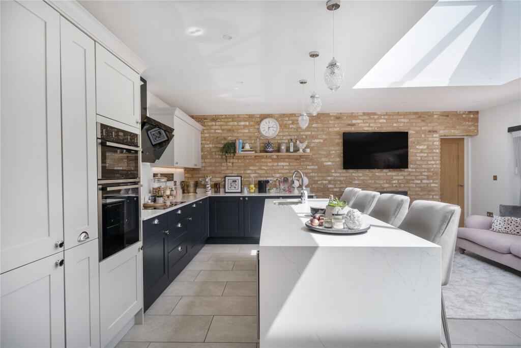 Additional image 30 of Albany Close, Barton on Sea, New Milton, Hampshire, BH25