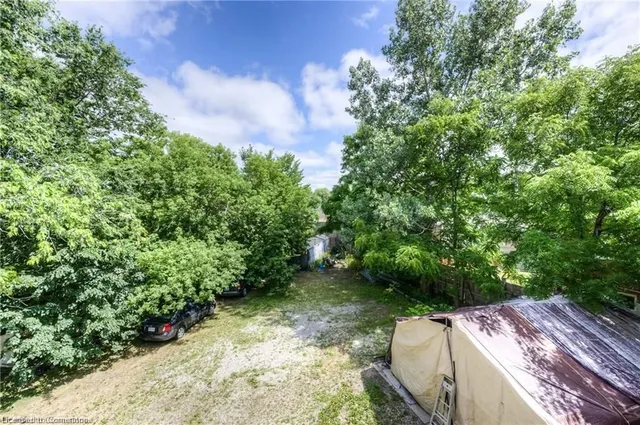 Additional image 24 of 126 Clive Rd