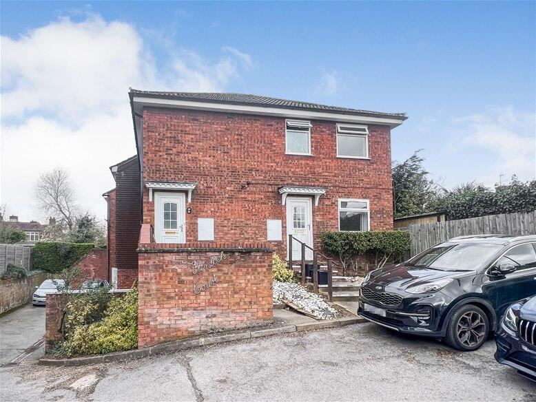 Station Road, Harpenden, AL5