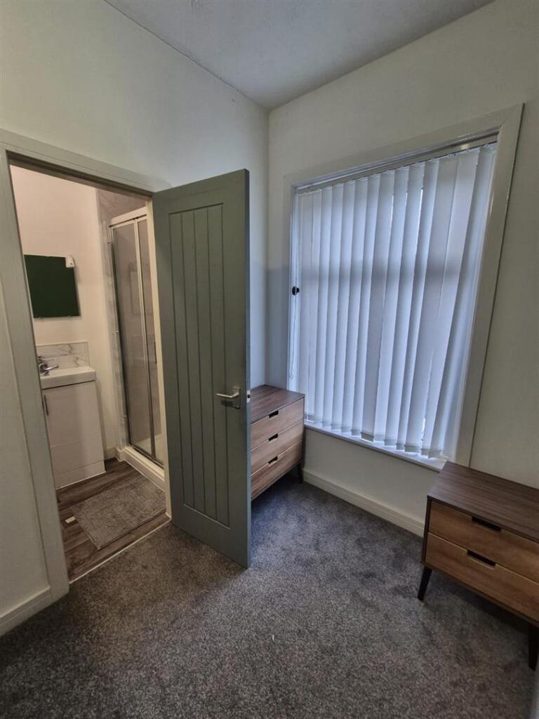 Additional image 7 of 5 Bed House share Hall Lane, Farnworth