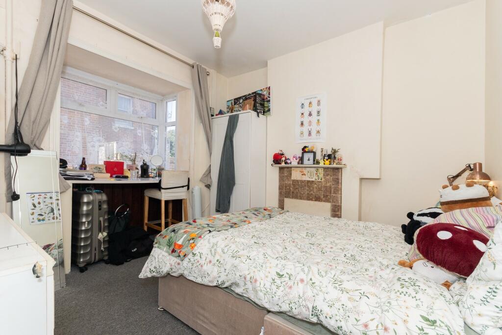 Additional image 4 of Wycliffe Rd Winton Room Let! FREE DELIVEROO