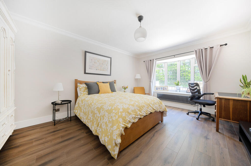 Additional image 11 of Lymington Road, Highcliffe, Christchurch, BH23