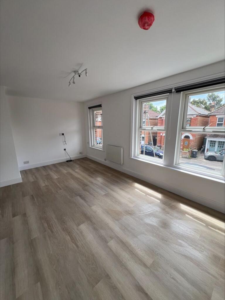 Additional image 8 of Two bedroom flat in sought after Charminster