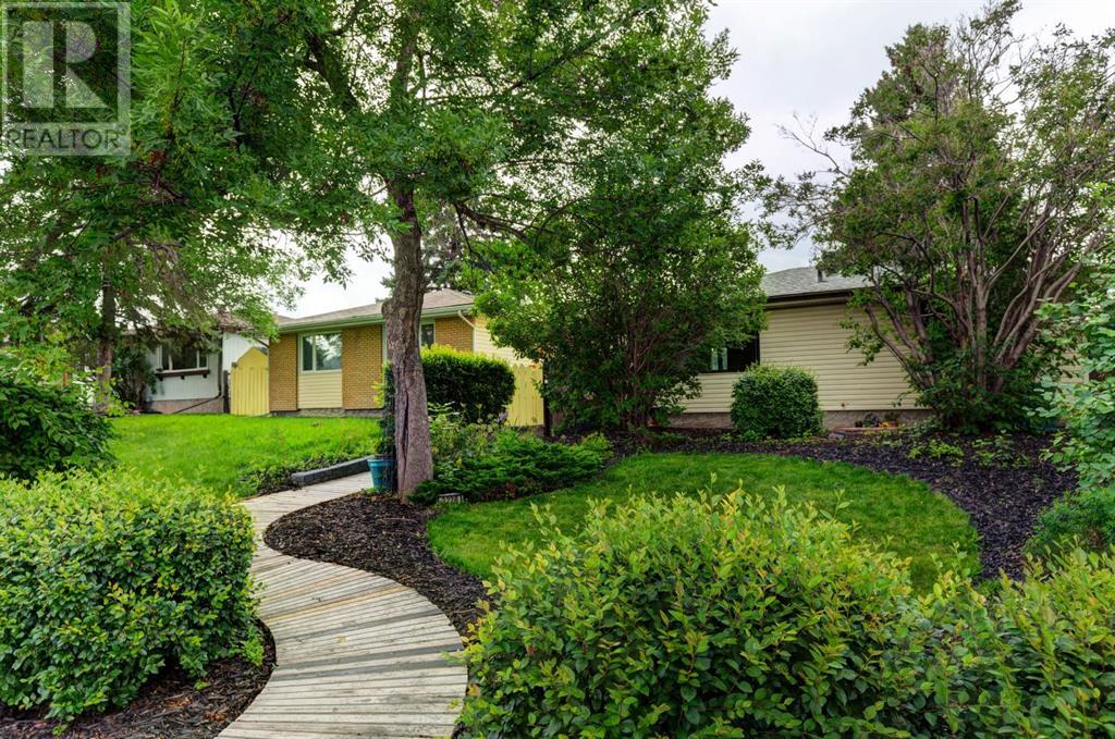 3228 31A Avenue SE|Calgary, Alberta T2B0H9