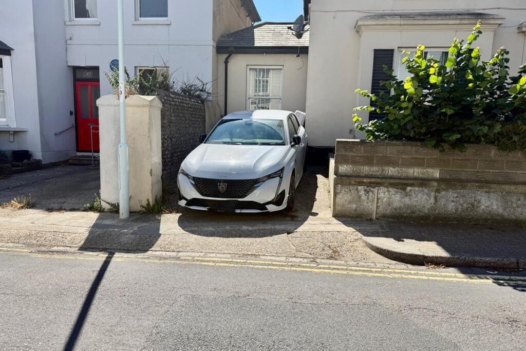 Additional image 11 of Belle Vue, Richmond Road, Worthing, West Sussex, BN11 1PW
