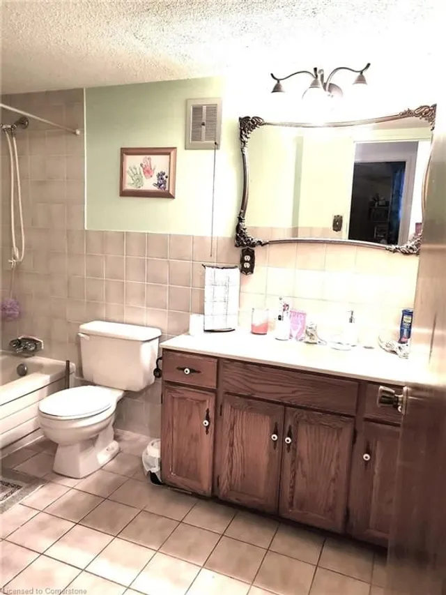 Additional image 5 of 6 Walton Ave Unit 104