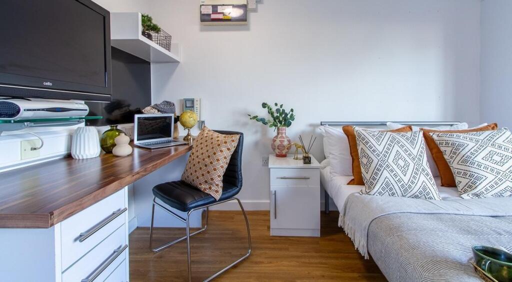 Additional image 11 of Birmingham | Student | September | B19