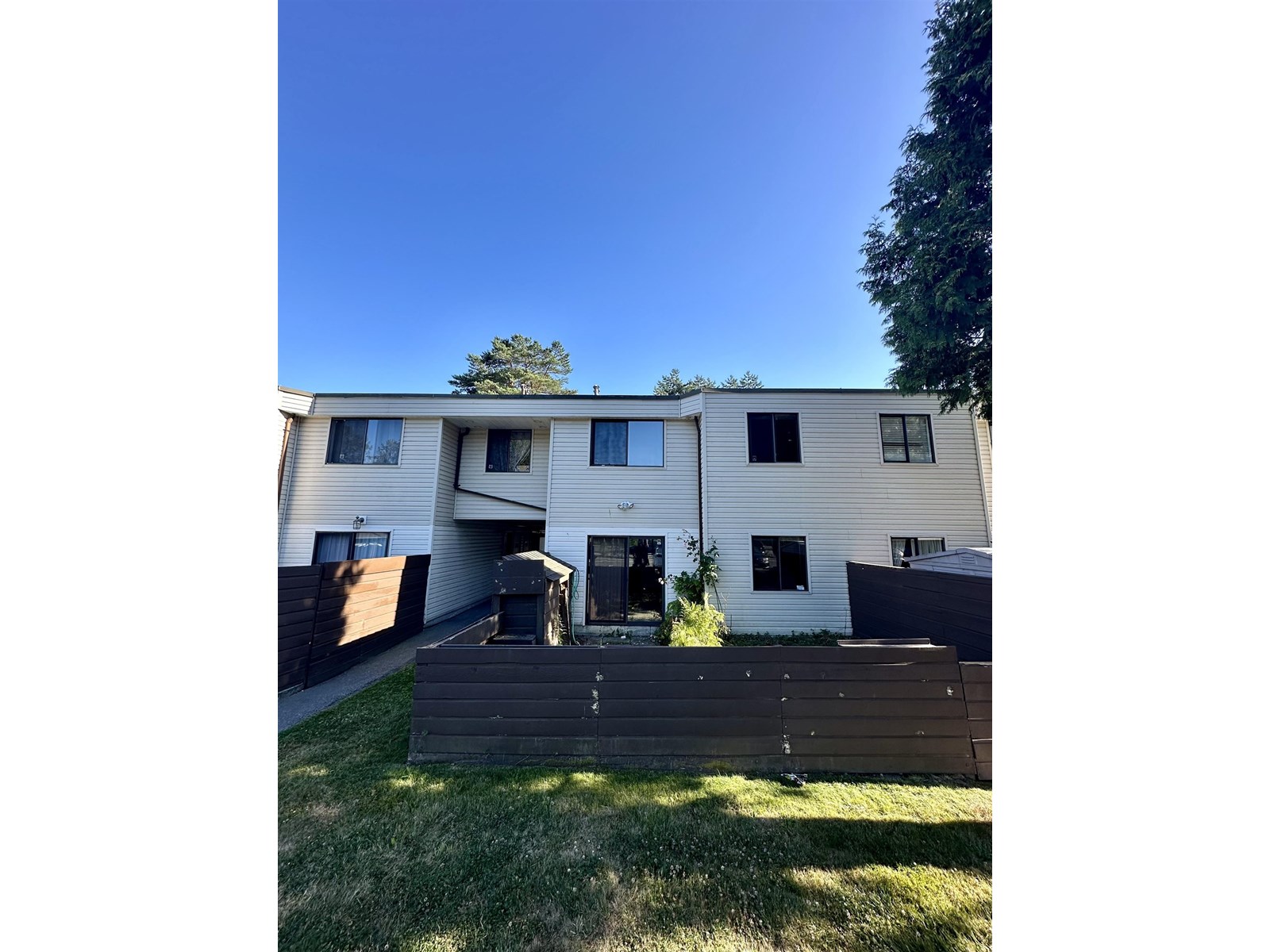 88 14135 104 AVENUE|Surrey, British Columbia V3T1X6