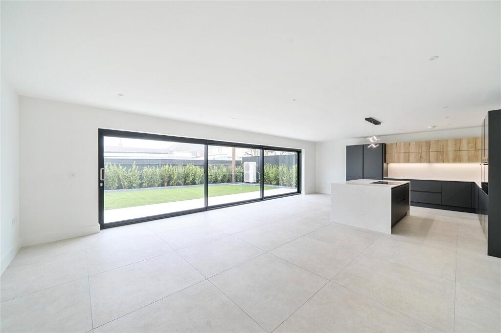 Additional image 4 of First Marine Avenue, Barton on Sea, New Milton, Hampshire, BH25