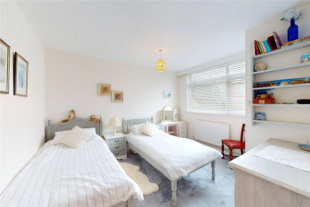 Additional image 4 of White Horses, Marine Drive, Barton on Sea, Hampshire, BH25