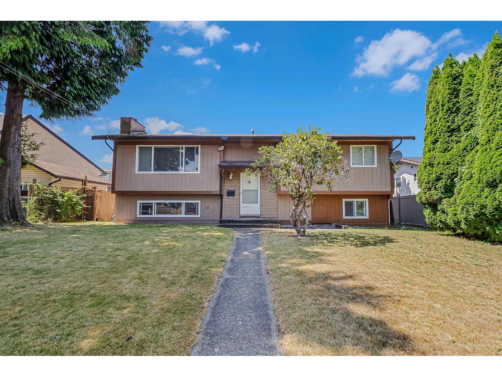 Primary image of 6721 132 STREET STREET|Surrey, British Columbia V3W4L7