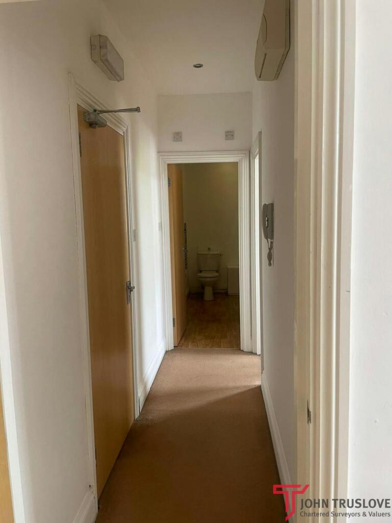 Additional image 7 of Flat 1, 2-4 High Street, Bromsgrove, B61 8HQ