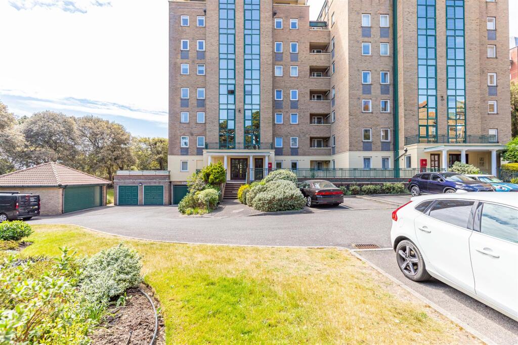 Additional image 4 of Immaculate, 2 bed in Block 'D', Keverstone Court,