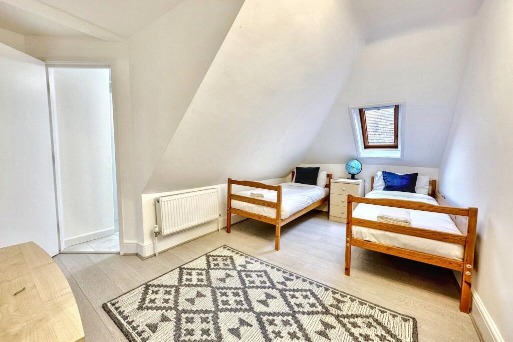 Additional image 14 of Alum Chine