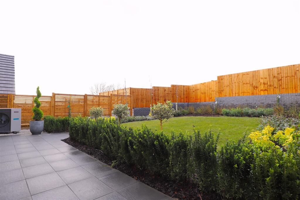 Additional image 14 of Eighteen35