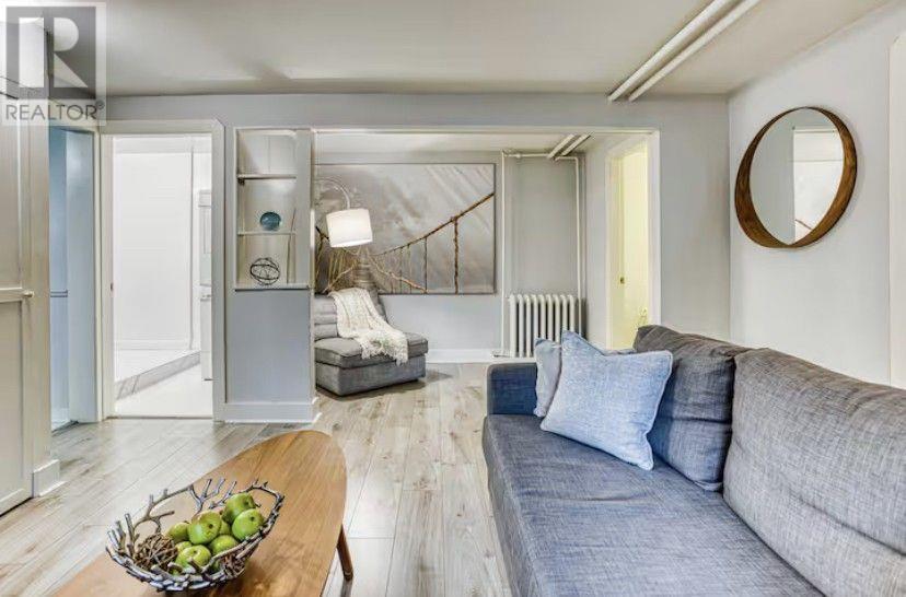 1 223 W 13TH AVENUE|Vancouver, British Columbia V5Y1W1