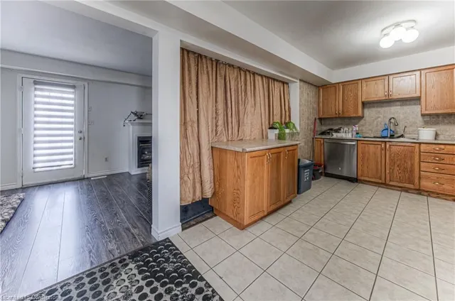 Additional image 8 of 40 Red Clover Cres
