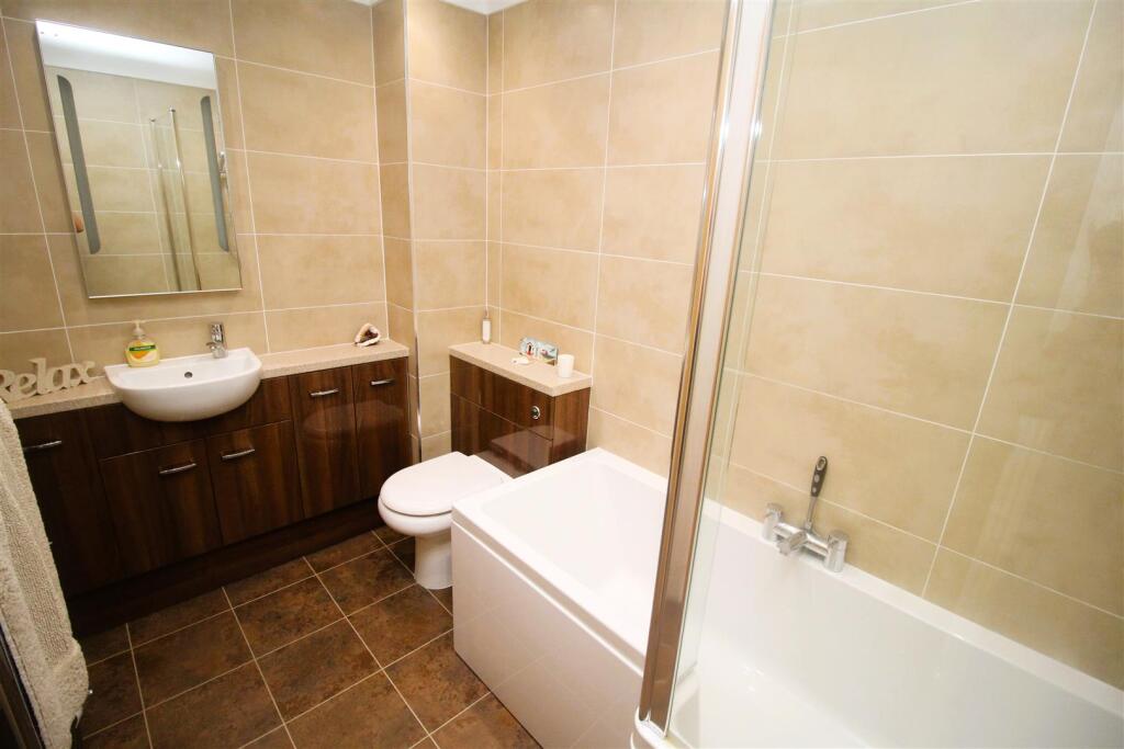 Additional image 28 of Lake Avenue, Poole